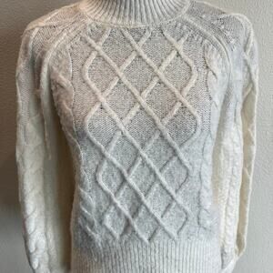 Abercrombie & Fitch XS cream cable knit sweater